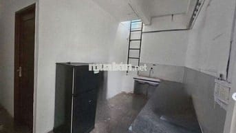 Phòng đủ nội thất tách bếp riêng giá 37 tại Sư Vạn Hạnh Q10