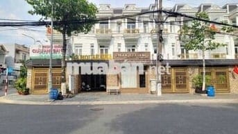 Cho thuê nhà mặt tiền gần siêu thị Go,có sẵn nội thất