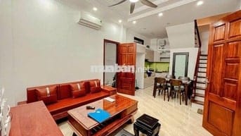 CHO THUÊ NHÀ ĐỘI CẤN 30M 4 TẦNG 3 NGỦ 7.5TR