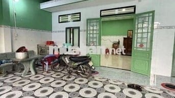 Cần bán gấp căn nhà cấp 4 ở Đ.Nguyễn Thị Lắng 135m2 SHR giá 1 tỉ 010tr