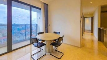 Bán Căn hộ tại The Marq Quận 1 tầng trung gồm 4 phòng ngủ 145m2