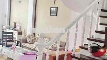 Cho thuê nhà 3 lầu KDC HimLam Quận 7