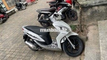 Xe vision đang ký năm 2012 .