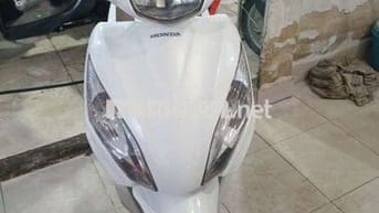 Honda Vision Trắng