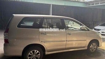 Toyota Innova 2015 2.0 E 78.000km