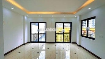 Nhà Lạc Long Quân, Tây Hồ, 6T, thang máy, gara ô tô, ở và KD, 20 tỷ