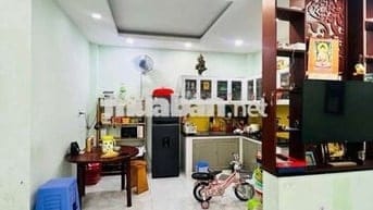 Bán nhà, Hoà Hưng, P13, Quận10, ngang 4m, 38m2, 3tầng, 2pn, hẻm2.5m