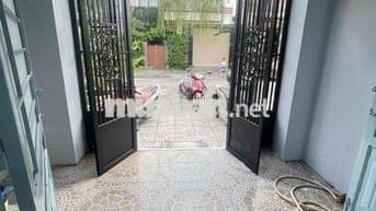 cho thuê nhà nguyên căn d xe hoi 2p ngủ gần chợ