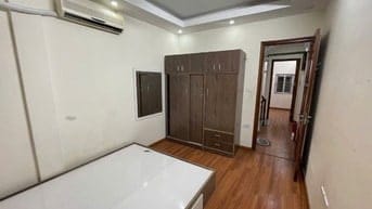  Cho thuê nhà ngõ 31 trần quốc hoàn 43m x5T ô tô đỗ cửa