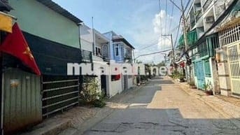 Nhà 3 lầu 4m x 18m 5,2 tỷ xã Phước Kiển hiếm , xe hơi tới nơi sát MT