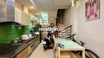 HXH -  NGUYỄN ĐÌNH CHIỂU – TRUNG TÂM QUẬN 3
- 4 TẦNG BTCT