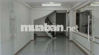 Cho thuê nhà nguyên căn mặt tiền Quận 1.