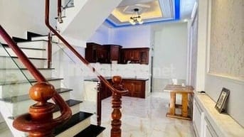 CHO THUÊ NHÀ MỚI DT 180m2 1TRỆT 2LẦU 3PN 2WC HẺM XE TẢI SÂN XE MÁY