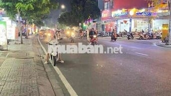 Chủ kẹt bán gấp MTKD Độc Lập. Dt 4m x 19m. Cấp 4. Giá 9.9 tỷ