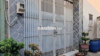 Nhà đẹp DT 4,3m*17m, đúc lửng, gần trường THPT Bà Điểm, chợ đầu mối HM