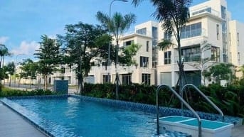 Chính chủ căn biệt thự đơn lập sân Golf 4 tầng 12 tỷ.Sổ đỏ lâu dài