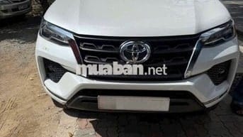 Toyota Fortuner 2022 Trắng AT Dầu
