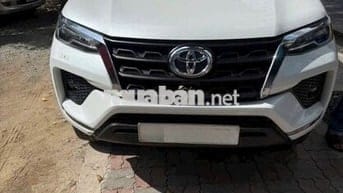 Toyota Fortuner 2022 Trắng