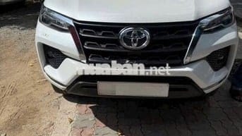 Toyota Fortuner 2022 Trắng