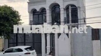 Biệt Thự 9x120 MT đường 30m TT Dầu Tiếng, gần chợ, Kd tốt, sang trọng