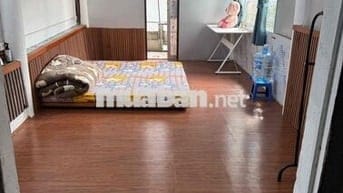 phòng trọ cách chợ Long Biên 300m