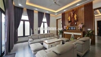 VILA MINI MẶT TIỀN LƯƠNG VĂN CAN ( HẺM 126 Y MOAN CŨ )