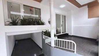 NHÀ FULL NỘI THẤT HẺM 102 NGUYỄN TẤT THÀNH