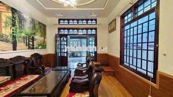 NHÀ ĐƯỜNG THÔNG HẺM 102 NGUYỄN TẤT THÀNH