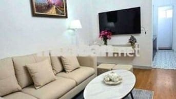 Hiếm! TT Phố Cổ Lý Nam Đế, lô góc, 65m2, 2 ngủ, mặt phố, full nội thất