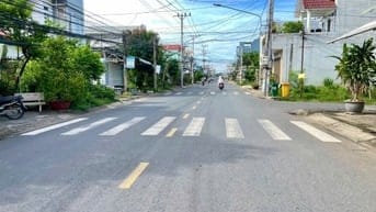 BÁN NỀN MẶT TIỀN PHÙNG HÁ 100M2 HƯỚNG NAM- TRUNG AN