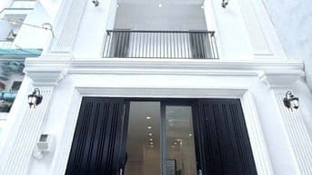 Bán Nhà gấp - Đường Lạc Long QuâN ,P8 , Tân Bình DT; 6X12M 3 Tầng mới 