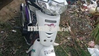 Honda Wave trắng  kiên nhật don mới ăn tết