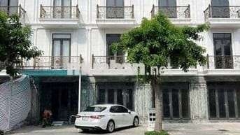 CHO THUÊ nhà 1 Trệt 2 Lầu gần sân vận động Đông hoà  Dĩ An