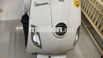 Piaggio Vespa Trắng Tự động