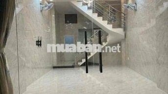 nhà mới đẹp 1 lầu 2pn 2wc có máy lạnh gần gigamol