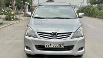 Toyota Innova 2011 2.0G