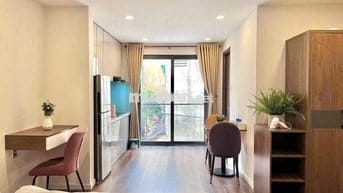 CHO THUÊ CĂN HỘ BAN CÔNG TÁCH BẾP FULL NỘI THẤT NGAY CHỢ BẾN THÀNH Q1