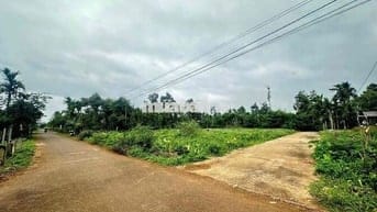 Eatu - kotam đường bê tông - Hẻm cấp 1 Quốc lộ 26.