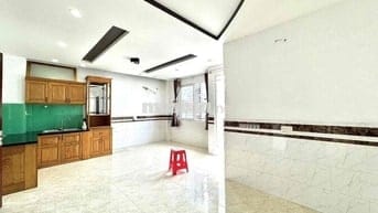 2 PHÒNG NGỦ 2 NHÀ VỆ SINH FULL NỘI THẤT CÓ SẴN MÁY LẠNH NGAY EMART PHI