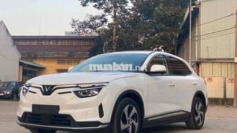 VinFast VF8 2024 S - 25 km