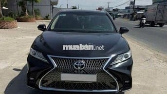 Toyota Camry 2019 2.5Q độ Lexus
