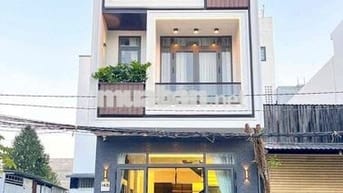 NHÀ ĐẸP HỒNG LOAN ĐƯỜNG D7 VỊ TRÍ ĐẸP NHÀ ĐẸP VỪA HOÀN THIỆN