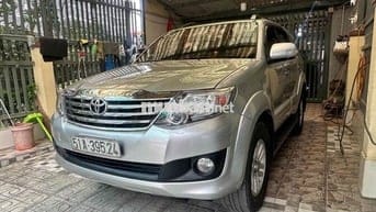 Toyota Fortuner 2012 AT xe mua mơi 1 chủ
