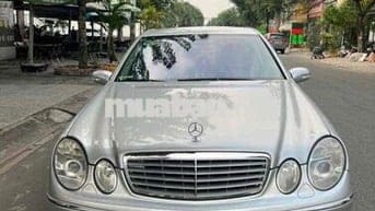 Mercedes-Benz E200 Bạc 5 chỗ