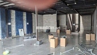 CHO THUÊ NHÀ NGUYÊN CĂN MẶT TIỀN  TRUNG TÂM Q10 DT.8,6X16 .