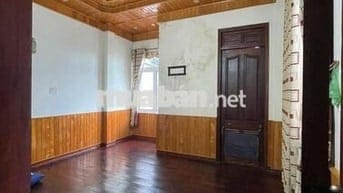 Phòng trọ trung tâm Pleiku có ban công – Giá 2 triệu, bao điện nước