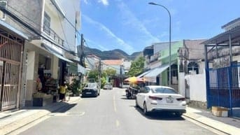 cần bán đất DT100m2(5x20m)-hễm ô tô Mai xuân Thưởng-vĩnh hải-NT-5 TỶ2