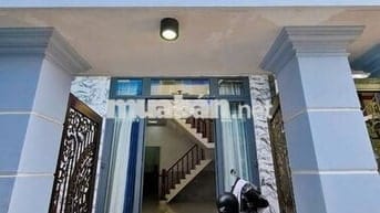 BÁN NHÀ LẦU ĐÚC MỚI ĐẸP, HOÀN CÔNG, NẰM KẾ TRƯỜNG CAO ĐẲNG KT