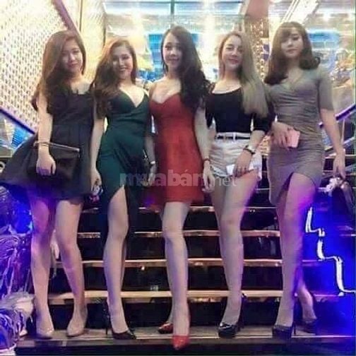 Nhân viên phục vụ Karaoke V.I.P Quận 1