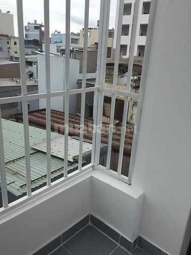 Ban nhà gấp ngay ngã tư 4 xa , diện tích  84 m, giá 1.85 tỷ